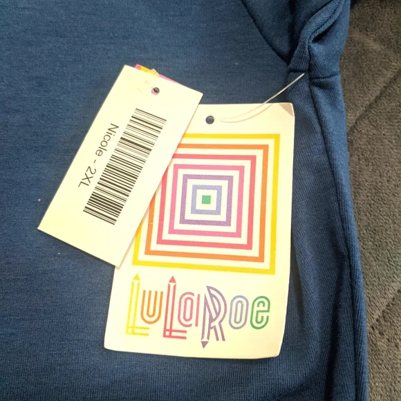 LuLaRoe Nicole Dress - Picture 7 of 7